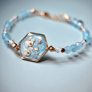 Bransoletka z kamieni i żywicy AKWAMARYN gipsówka sky blue