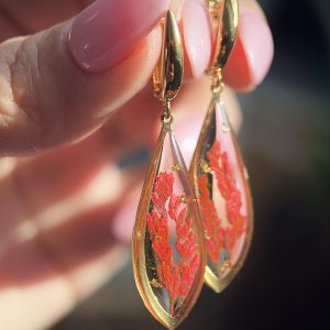 Kolczyki z suszonymi gałązkami gold red long